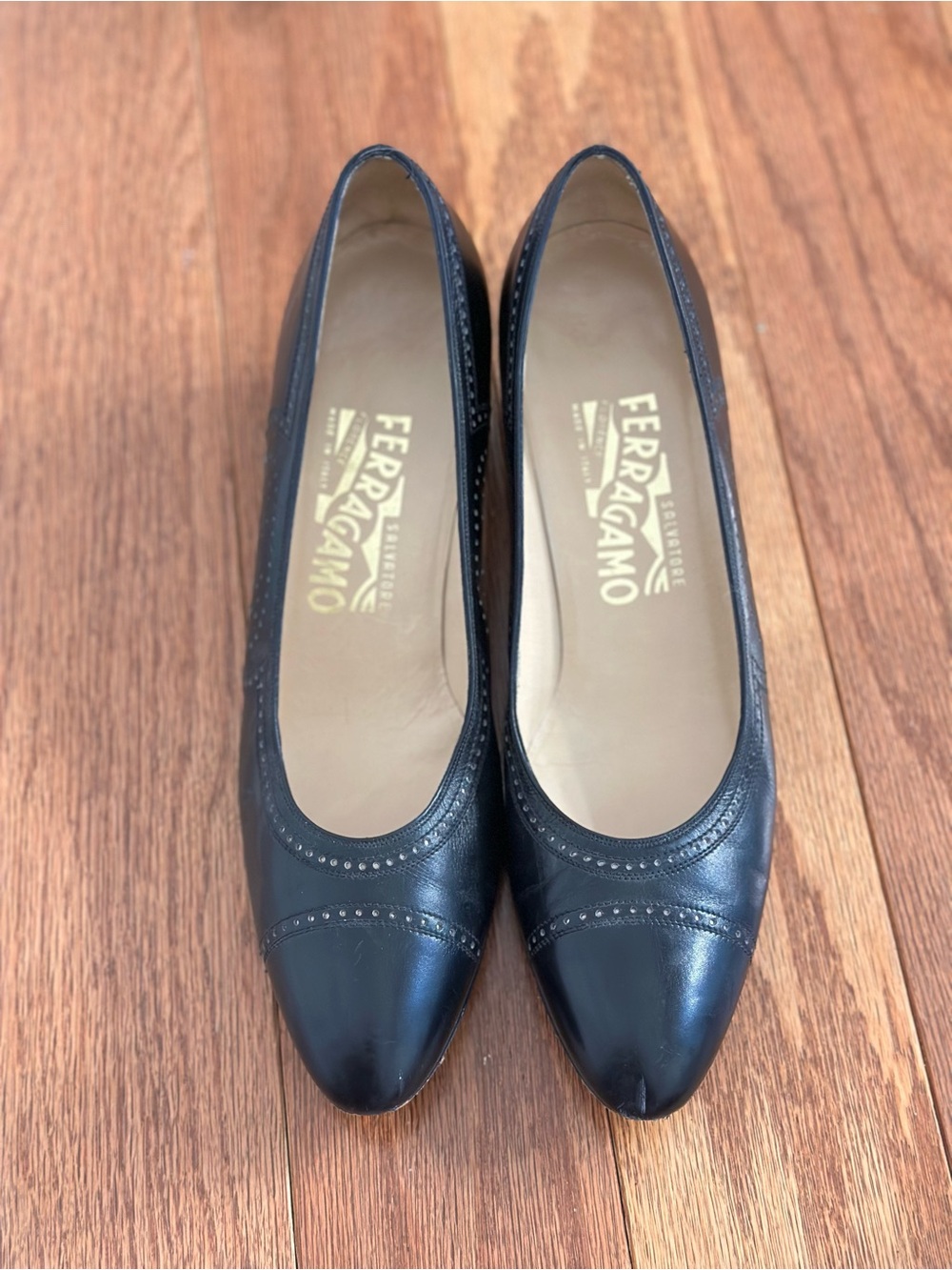 Salvatore Ferragamo Black Leather Pointed Toe Ballet Flats